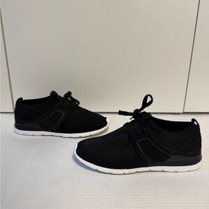 Ugg Women’s Treadlite Willows Sneakers in Black